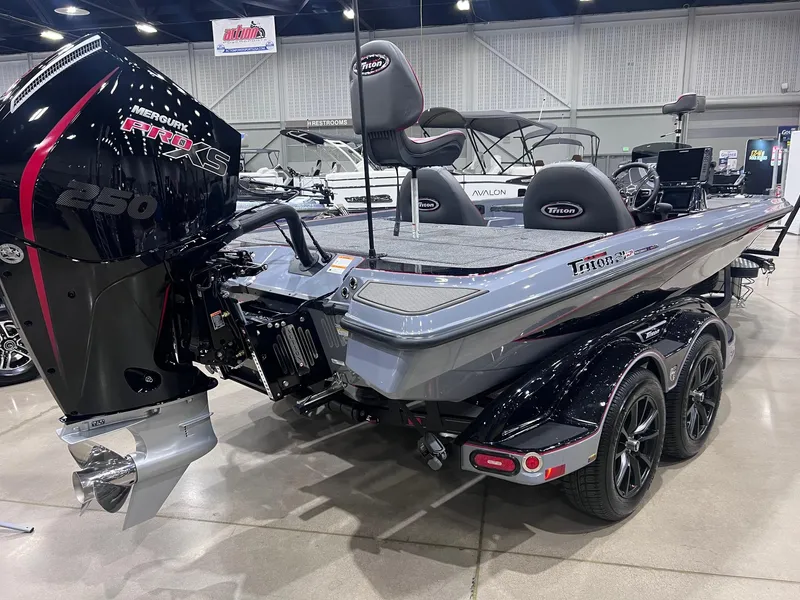 Slide: The Image of Triton 21XP Patriot 2025 - 134