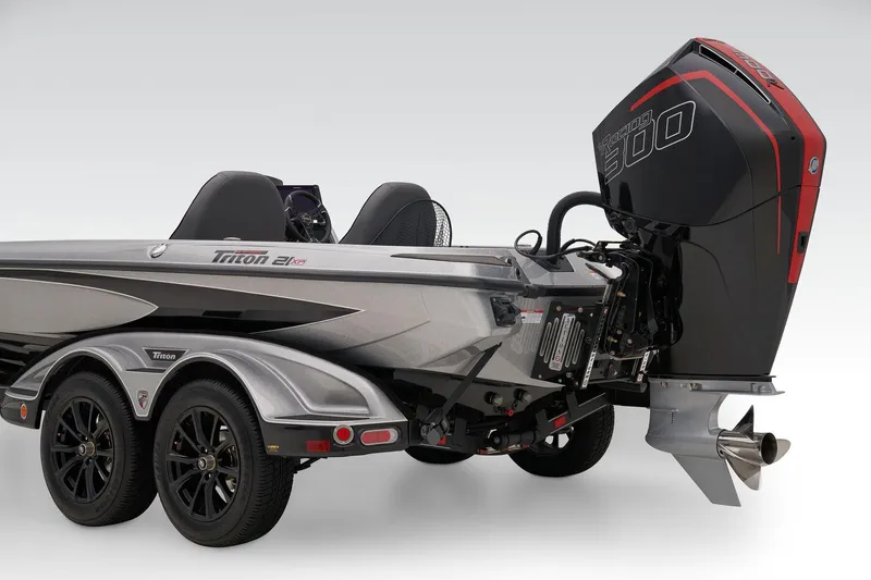 Slide: The Image of Triton 21XP Patriot 2025 - 14