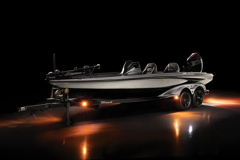 Slide: The Image of Triton 21XP Patriot 2025 - 99