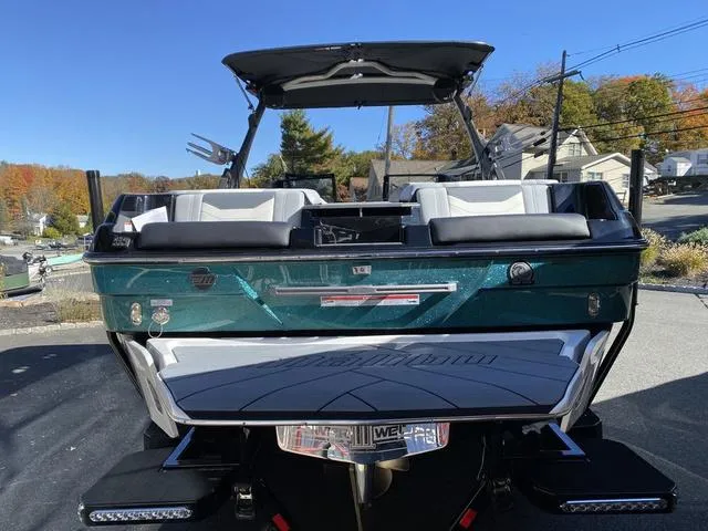Slide: The Image of Malibu Wakesetter 23 LSV 2025 - 5