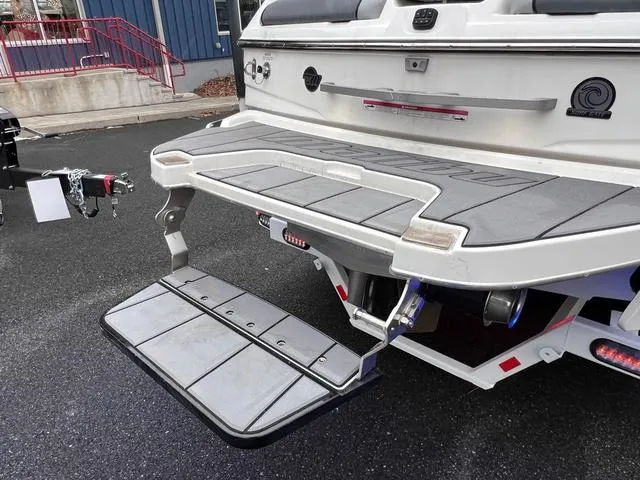 Slide: The Image of Malibu Wakesetter 23 LSV 2023 - 14