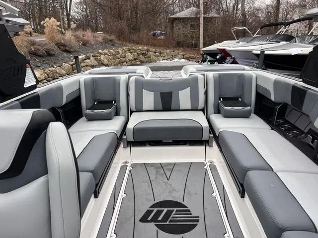 Slide: The Image of Malibu Wakesetter 23 LSV 2023 - 15