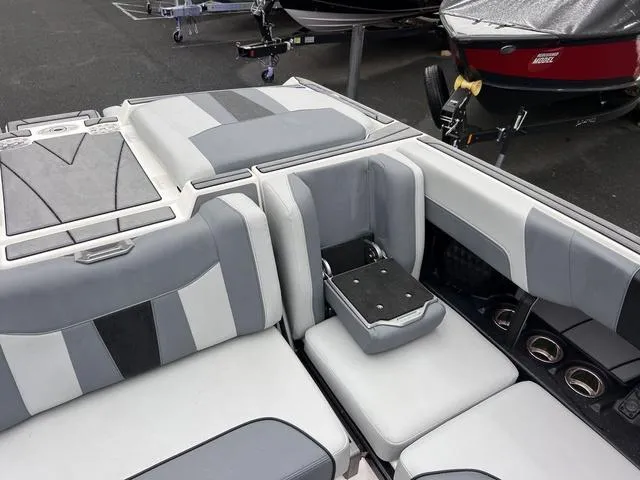 Slide: The Image of Malibu Wakesetter 23 LSV 2023 - 18