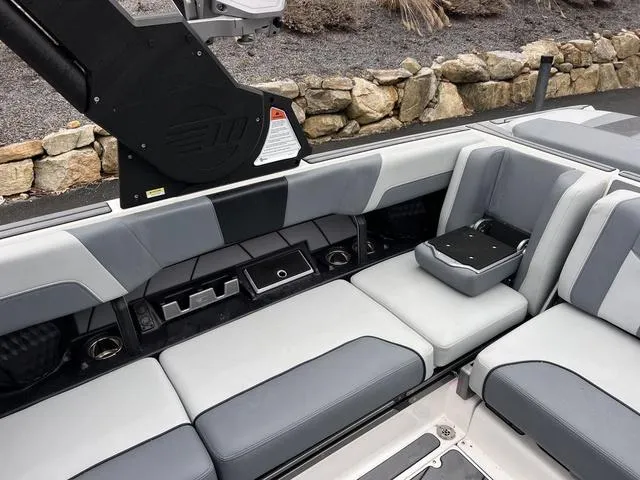 Slide: The Image of Malibu Wakesetter 23 LSV 2023 - 19