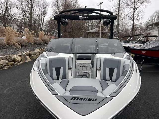 Slide: The Image of Malibu Wakesetter 23 LSV 2023 - 20