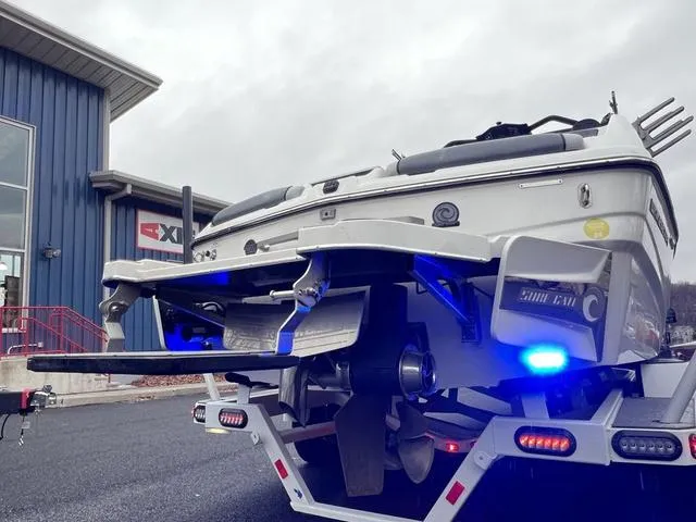 Slide: The Image of Malibu Wakesetter 23 LSV 2023 - 22