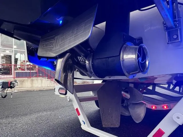 Slide: The Image of Malibu Wakesetter 23 LSV 2023 - 9