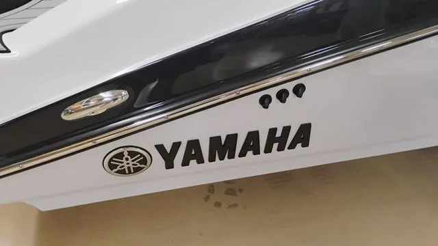 Slide: The Image of Yamaha 195S 2025 - 27