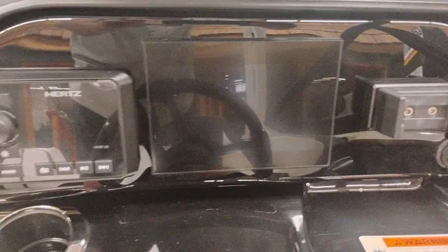 Slide: The Image of Yamaha 195S 2025 - 37