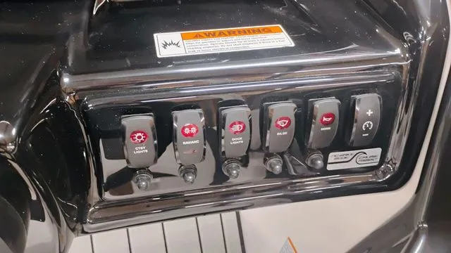 Slide: The Image of Yamaha 195S 2025 - 38