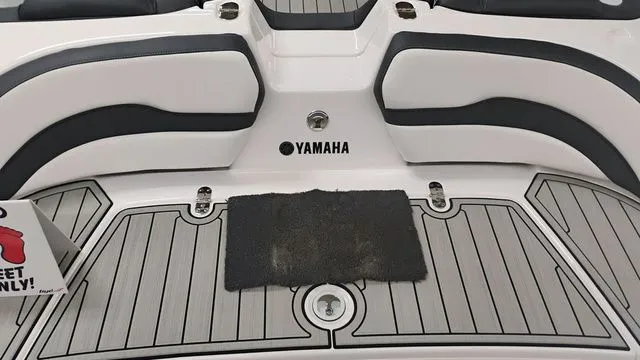Slide: The Image of Yamaha 195S 2025 - 48