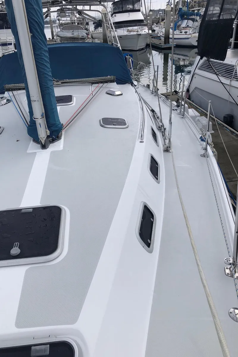 Slide: The Image of 1996 Catalina 42 MkII sailboat deck view in marina. - 20
