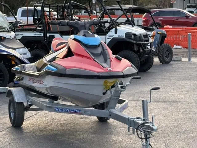 Slide: The Image of Yamaha JETBLASTER DLX 2-IMPERIAL RED/BLACK 2025 - 11