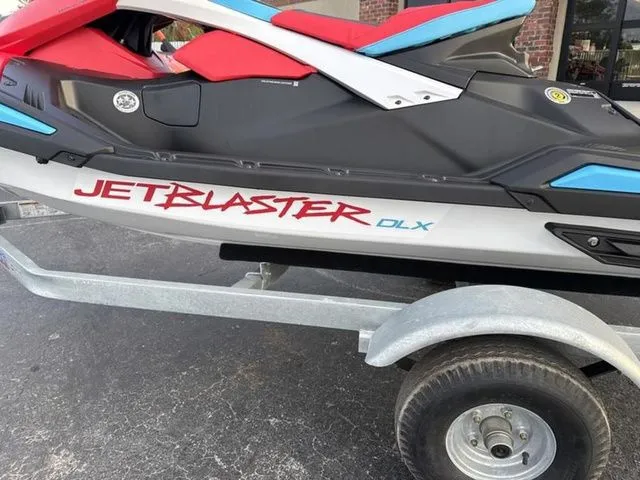 Slide: The Image of Yamaha JETBLASTER DLX 2-IMPERIAL RED/BLACK 2025 - 12