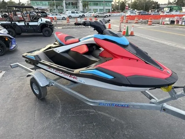 Slide: The Image of Yamaha JETBLASTER DLX 2-IMPERIAL RED/BLACK 2025 - 6