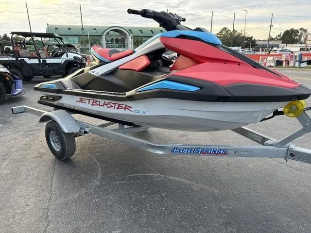 Slide: The Image of Yamaha JETBLASTER DLX 2-IMPERIAL RED/BLACK 2025 - 7