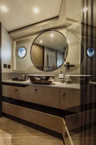 Slide: The Image of Master Head - 16