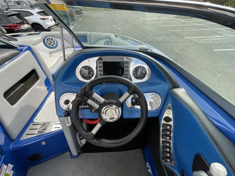 Slide: The Image of Centurion ENZO SV 233 2012 - 20