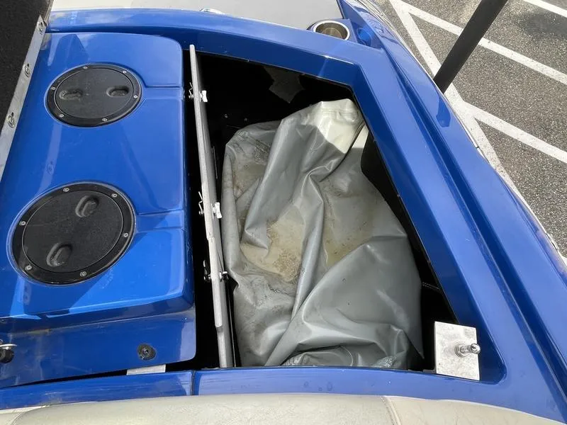 Slide: The Image of Centurion ENZO SV 233 2012 - 26