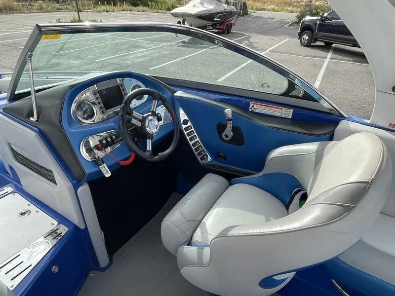 Slide: The Image of Centurion ENZO SV 233 2012 - 27