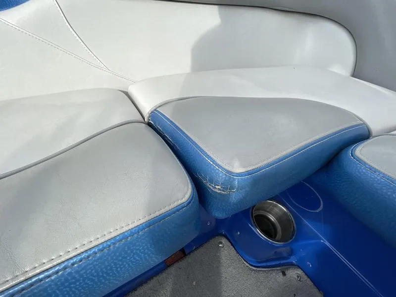 Slide: The Image of Centurion ENZO SV 233 2012 - 30