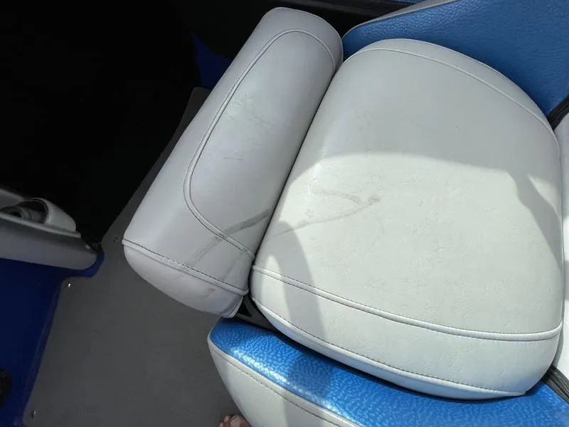 Slide: The Image of Centurion ENZO SV 233 2012 - 31