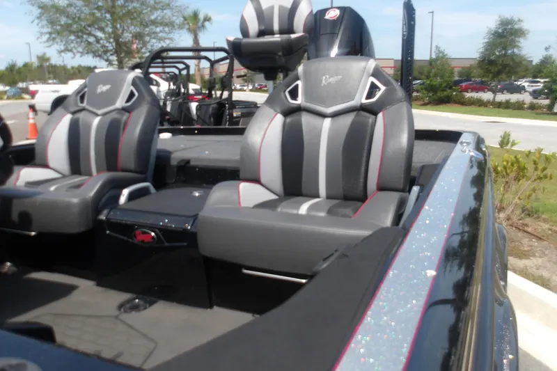 Slide: The Image of 2025 Ranger Z520R Cup-Equipped boat seats with sleek design and modern upholstery. - 20