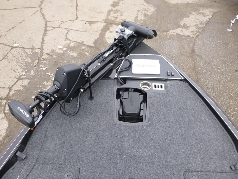 Slide: The Image of 2025 Ranger Z519R Cup-Equipped boat deck with Garmin electronics and trolling motor. - 15