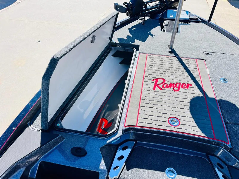 Slide: The Image of 2025 Ranger Z520R Cup-Equipped boat with open storage compartment. - 15