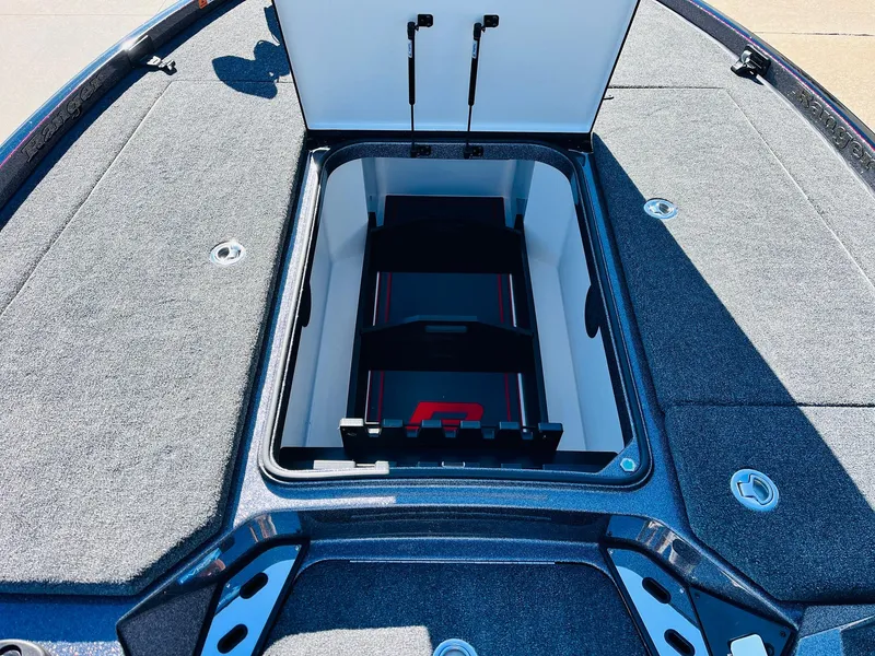 Slide: The Image of 2025 Ranger Z520R Cup-Equipped boat with open storage compartment on deck. - 18