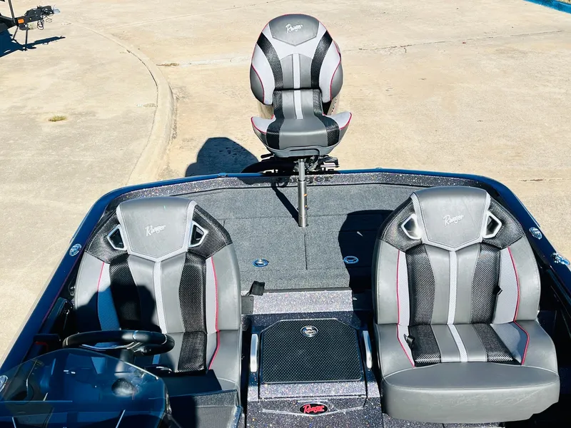 Slide: The Image of 2025 Ranger Z520R Cup-Equipped boat with sleek, modern seating design. - 36