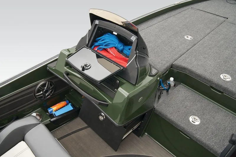 Slide: The Image of Triton 20XP Patriot 2025 - 50