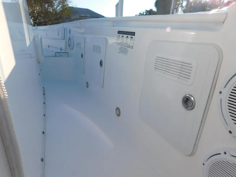 Slide: The Image of Everglades 355 Center Console 2016 - 81