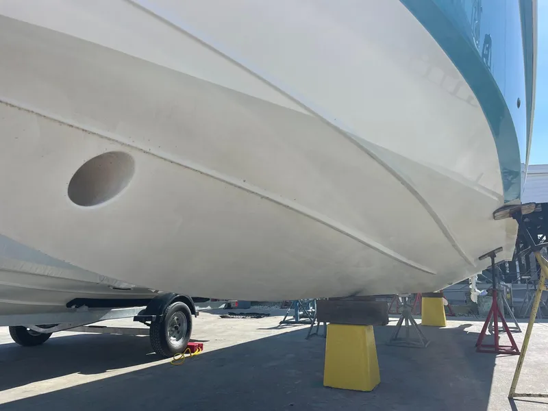 Slide: The Image of Everglades 355 Center Console 2016 - 85