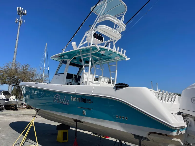 Slide: The Image of Everglades 355 Center Console 2016 - 88