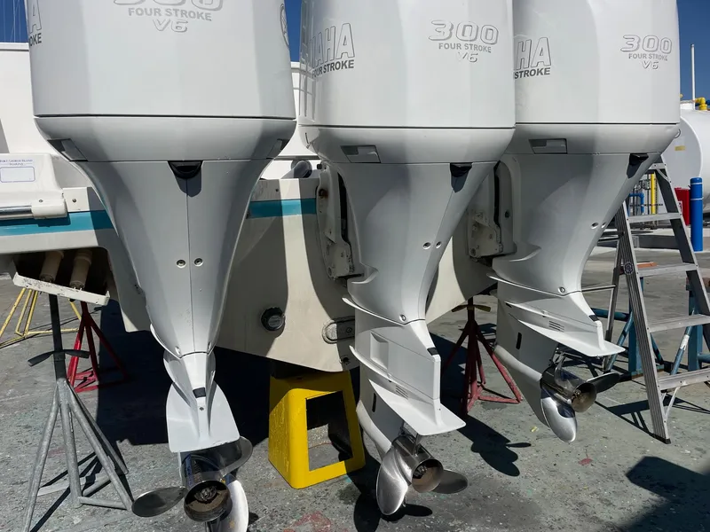 Slide: The Image of Everglades 355 Center Console 2016 - 89