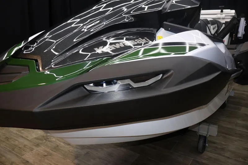 Slide: The Image of Kawasaki Ultra® 160LX-S Angler 2025 - 10