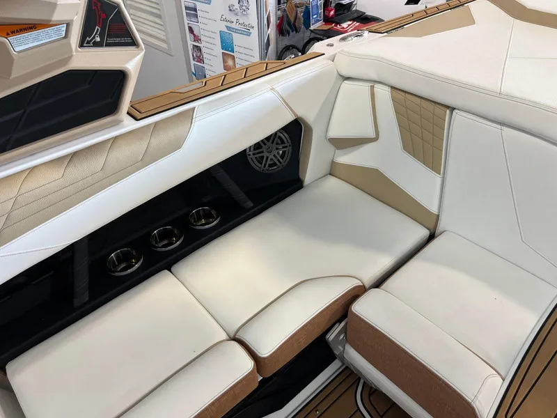 Slide: The Image of Nautique Super Air Nautique S23 2025 - 13