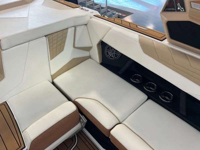 Slide: The Image of Nautique Super Air Nautique S23 2025 - 14