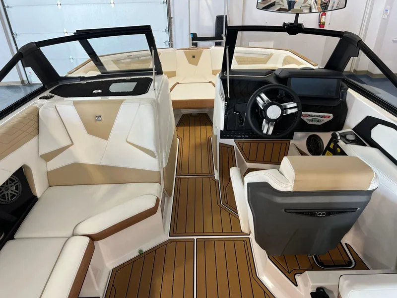 Slide: The Image of Nautique Super Air Nautique S23 2025 - 16