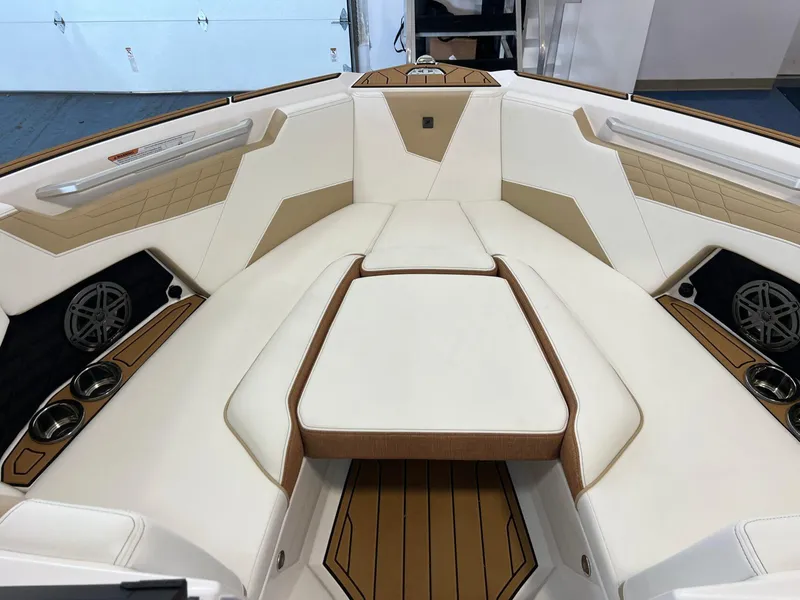 Slide: The Image of Nautique Super Air Nautique S23 2025 - 19