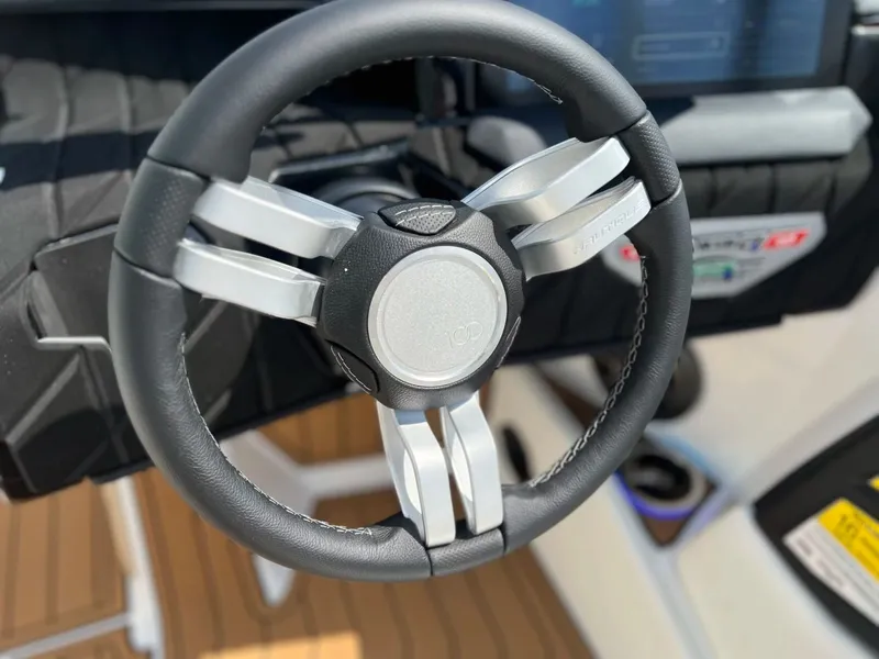 Slide: The Image of Nautique Super Air Nautique S23 2025 - 24