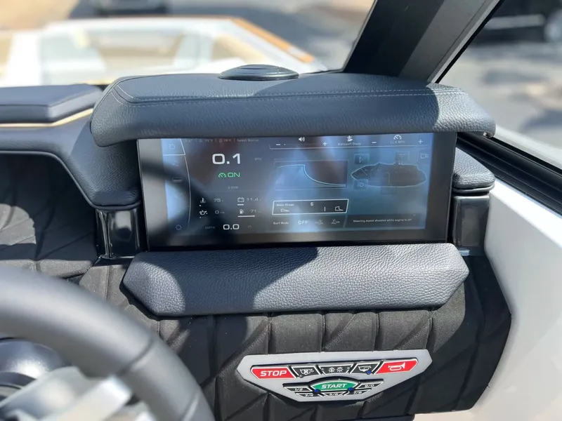 Slide: The Image of Nautique Super Air Nautique S23 2025 - 26