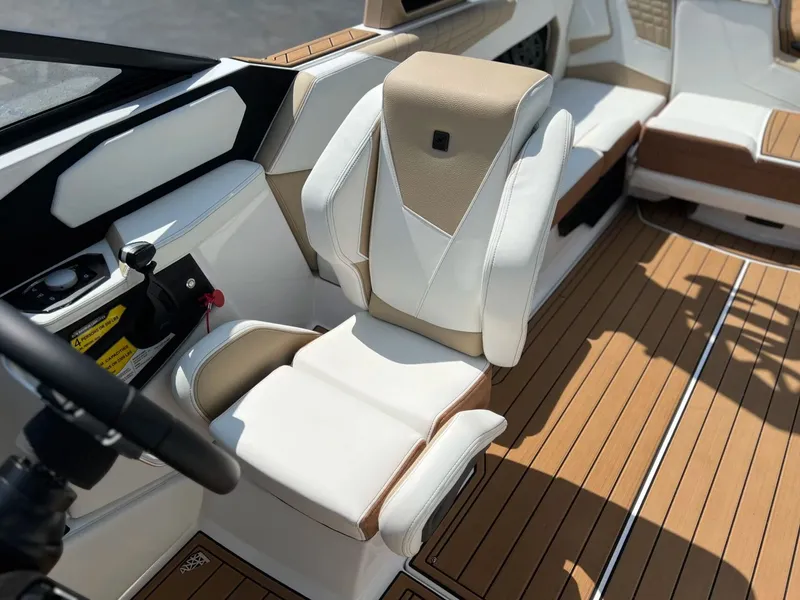 Slide: The Image of Nautique Super Air Nautique S23 2025 - 34