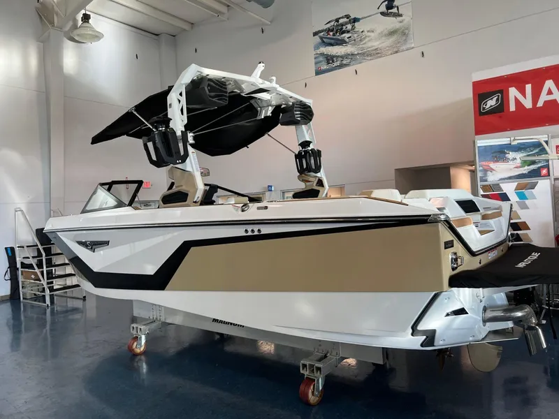 Slide: The Image of Nautique Super Air Nautique S23 2025 - 4