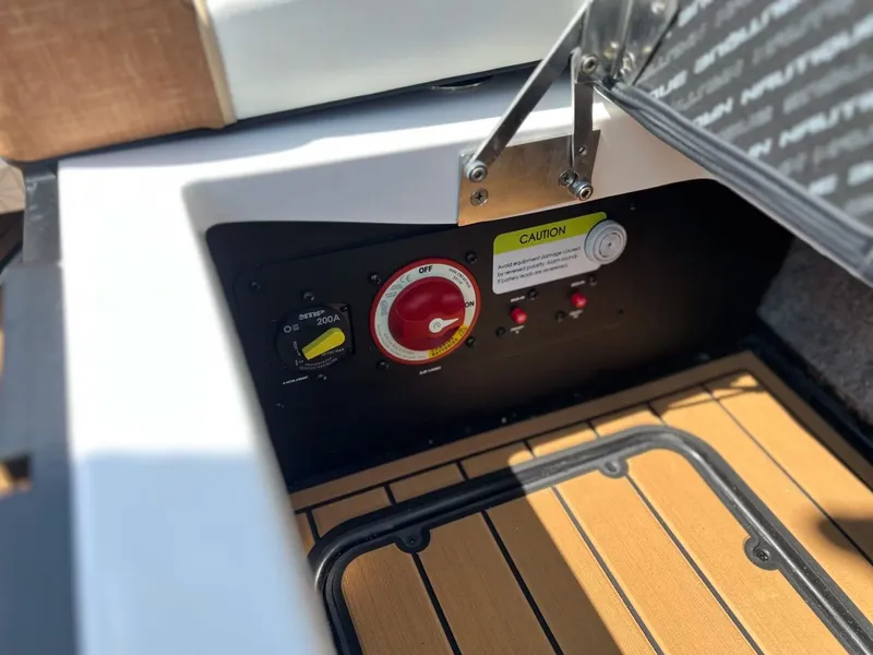 Slide: The Image of Nautique Super Air Nautique S23 2025 - 40