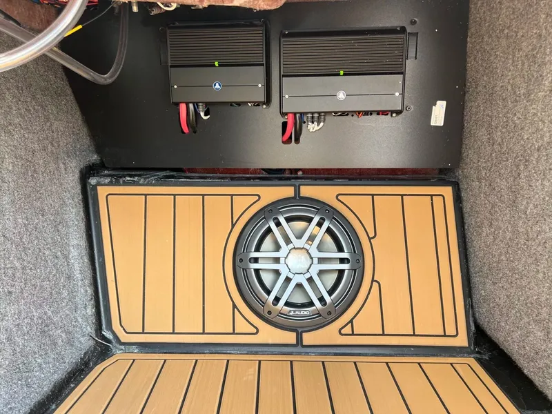 Slide: The Image of Nautique Super Air Nautique S23 2025 - 42