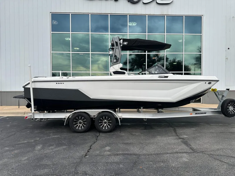 Slide: The Image of Nautique GS24 2024 - 1