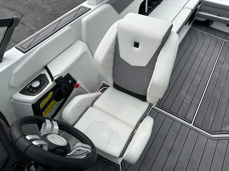 Slide: The Image of Nautique GS24 2024 - 14