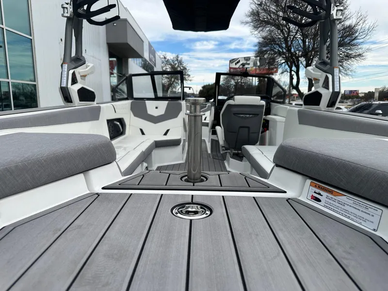 Slide: The Image of Nautique GS24 2024 - 19